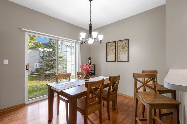 317 Windsor Court A, South Elgin, IL 60177