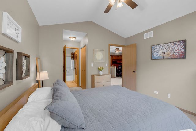 317 Windsor Court A, South Elgin, IL 60177