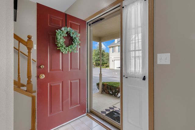 317 Windsor Court A, South Elgin, IL 60177