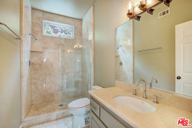 858 N WEST KNOLL Drive, West Hollywood, CA 90069