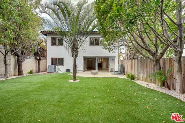 858 N WEST KNOLL Drive, West Hollywood, CA 90069