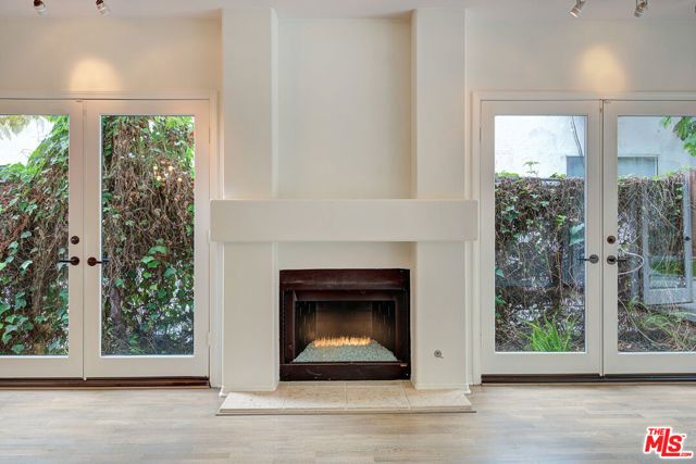 858 N WEST KNOLL Drive, West Hollywood, CA 90069