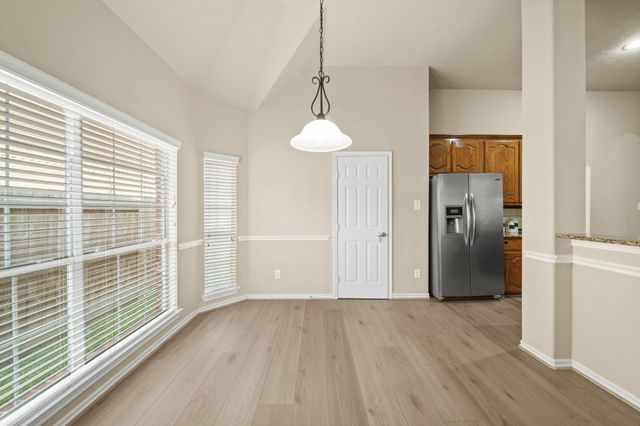 1915 Stable Stone Lane, Pearland, TX 77581