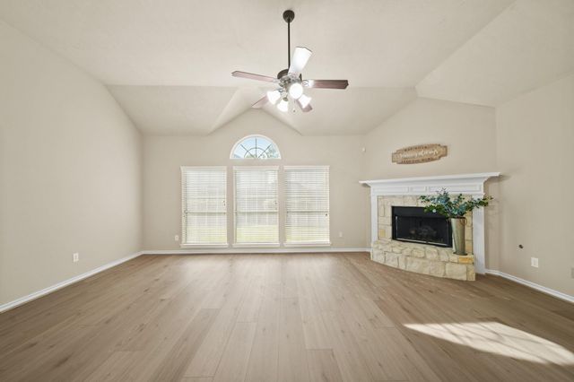 1915 Stable Stone Lane, Pearland, TX 77581