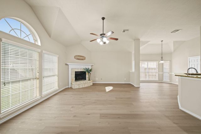 1915 Stable Stone Lane, Pearland, TX 77581