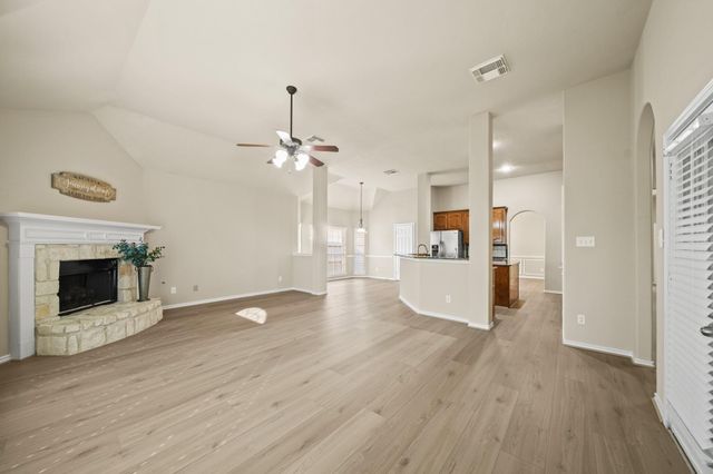 1915 Stable Stone Lane, Pearland, TX 77581