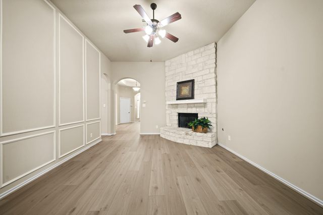 1915 Stable Stone Lane, Pearland, TX 77581