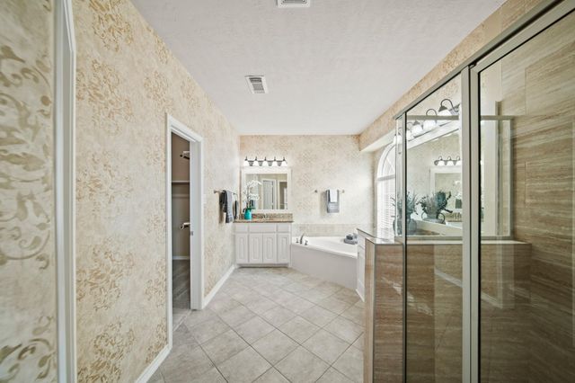 1915 Stable Stone Lane, Pearland, TX 77581