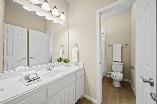 1915 Stable Stone Lane, Pearland, TX 77581