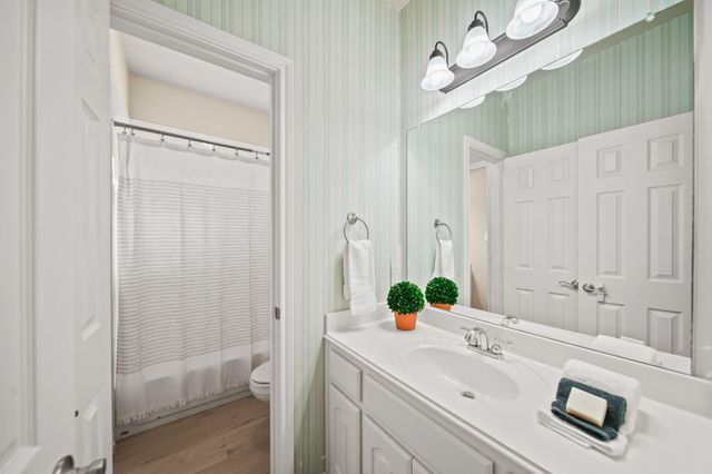 1915 Stable Stone Lane, Pearland, TX 77581