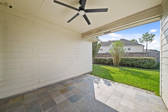 1915 Stable Stone Lane, Pearland, TX 77581