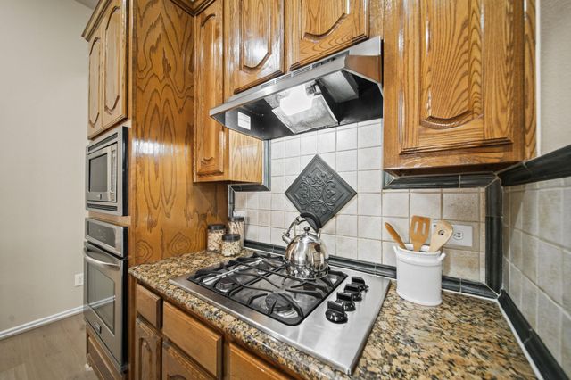 1915 Stable Stone Lane, Pearland, TX 77581