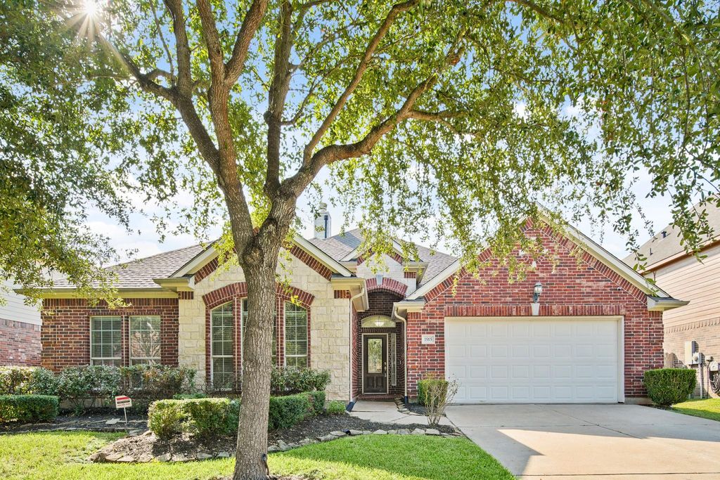 1915 Stable Stone Lane, Pearland, TX 77581