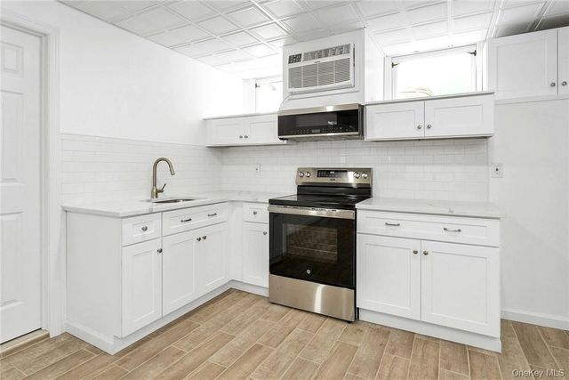 1970 E Main Street APT 1974, Mohegan Lake, NY 10547