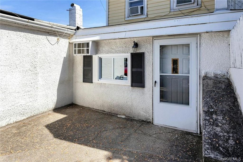 1970 E Main Street APT 1974, Mohegan Lake, NY 10547