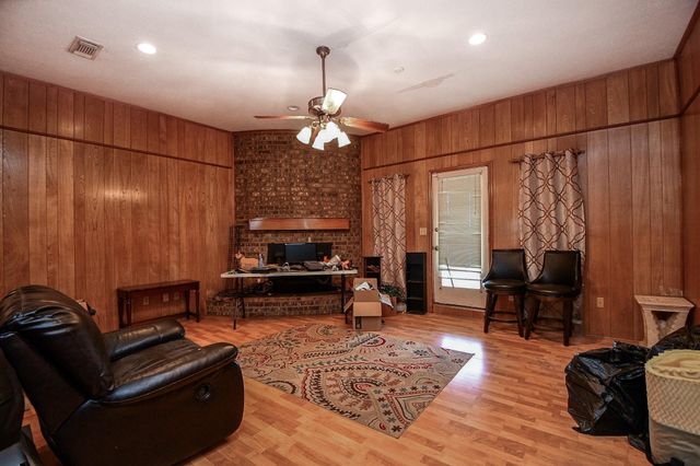 68 Alexander Court, Angleton, TX 77515