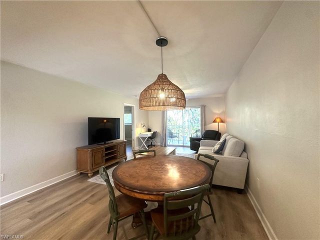 2375 Naples Trace CIR 7, Naples, FL 34109