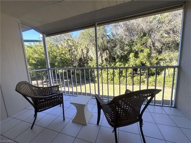 2375 Naples Trace CIR 7, Naples, FL 34109