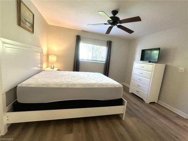 2375 Naples Trace CIR 7, Naples, FL 34109