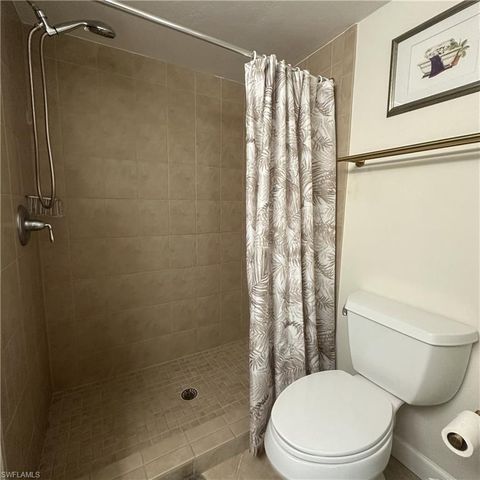 2375 Naples Trace CIR 7, Naples, FL 34109