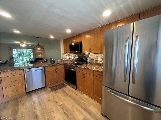 2375 Naples Trace CIR 7, Naples, FL 34109