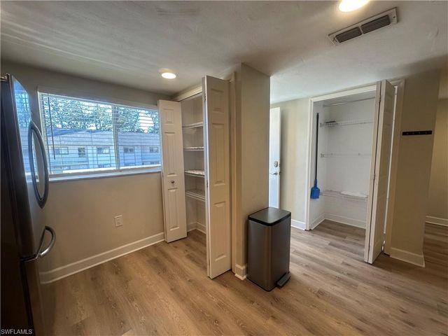 2375 Naples Trace CIR 7, Naples, FL 34109