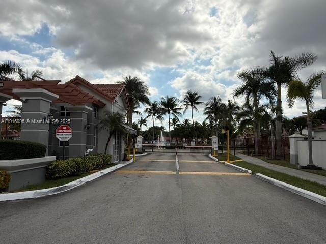 16420 SW 48th Ter, Miami, FL 33185