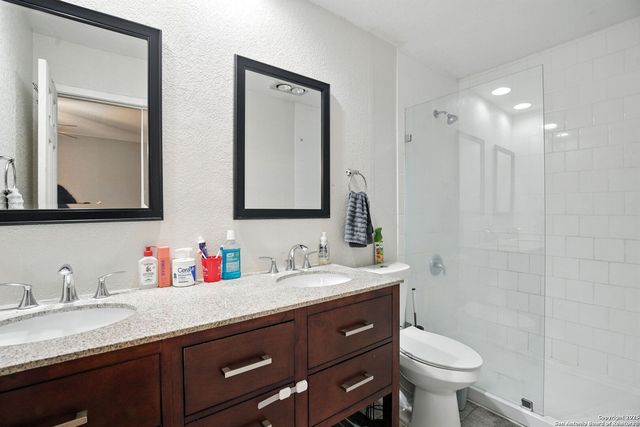 5322 Vista Court, San Antonio, TX 78247