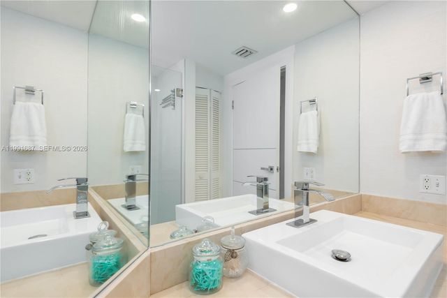 701 Brickell Key Blvd 1912, Miami, FL 33131