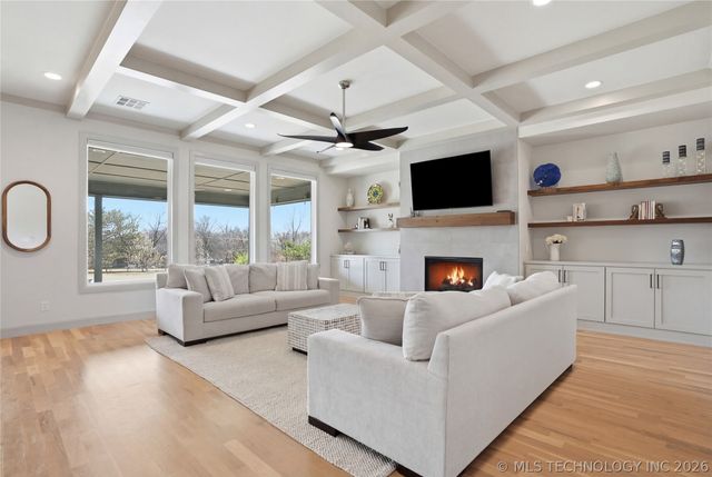 6514 E 153rd Street S, Bixby, OK 74008