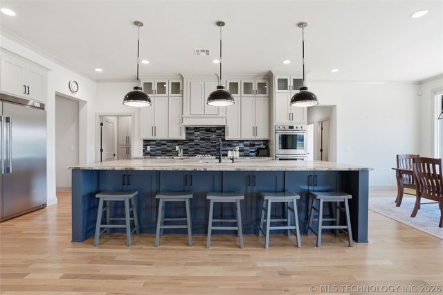 6514 E 153rd Street S, Bixby, OK 74008