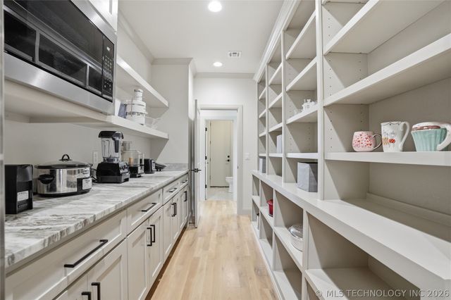 6514 E 153rd Street S, Bixby, OK 74008