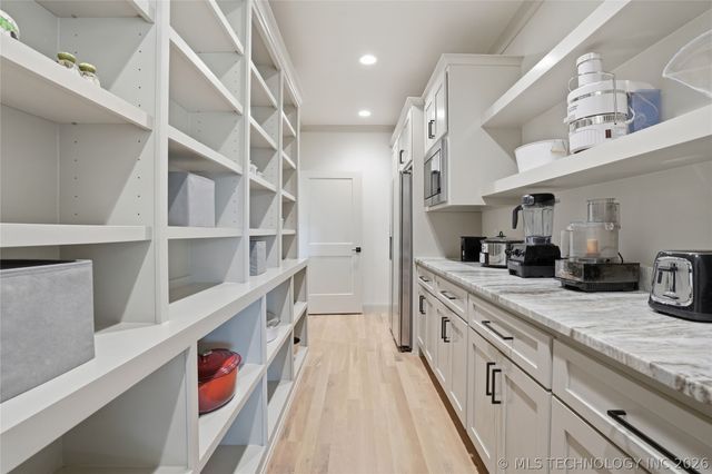 6514 E 153rd Street S, Bixby, OK 74008