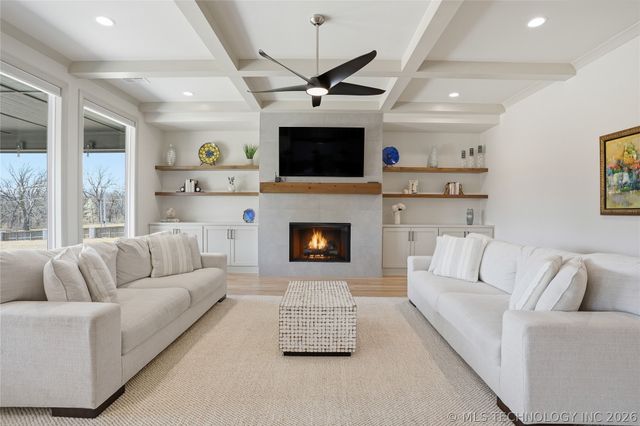 6514 E 153rd Street S, Bixby, OK 74008