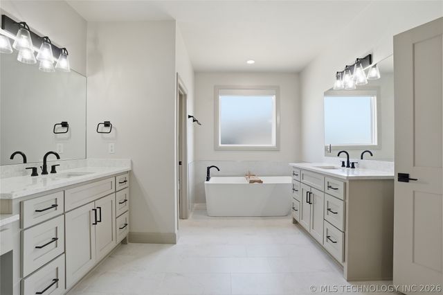 6514 E 153rd Street S, Bixby, OK 74008