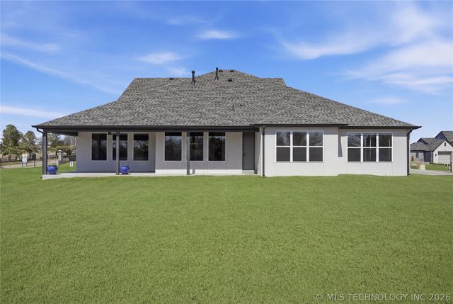 6514 E 153rd Street S, Bixby, OK 74008