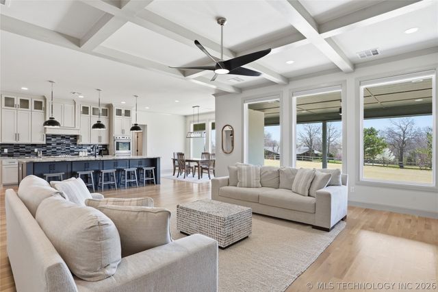 6514 E 153rd Street S, Bixby, OK 74008