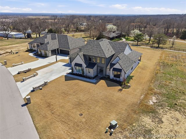 6514 E 153rd Street S, Bixby, OK 74008
