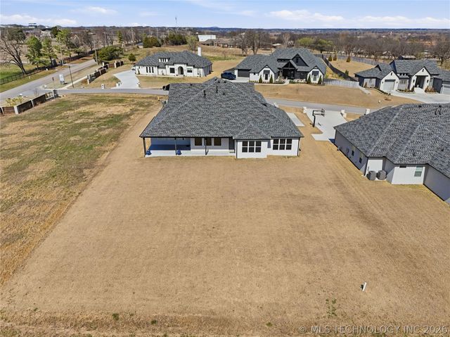 6514 E 153rd Street S, Bixby, OK 74008
