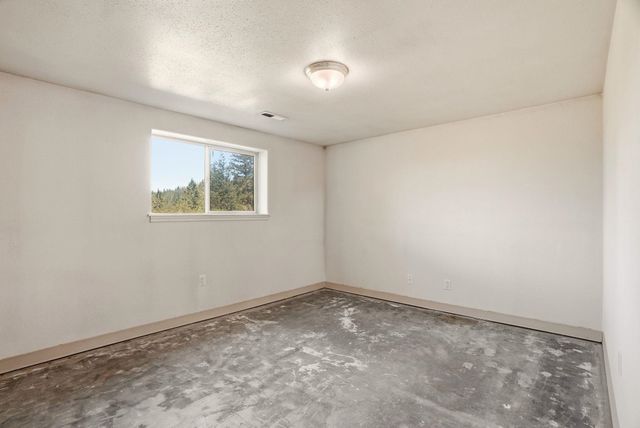 19212 N Dunn Rd, Colbert, WA 99005