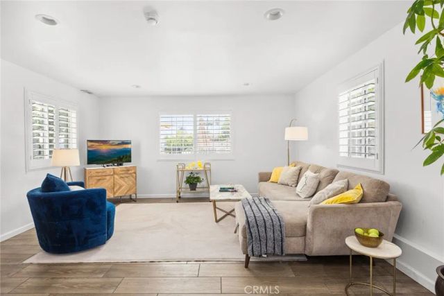 6042 Delphi Street, Los Angeles, CA 90042