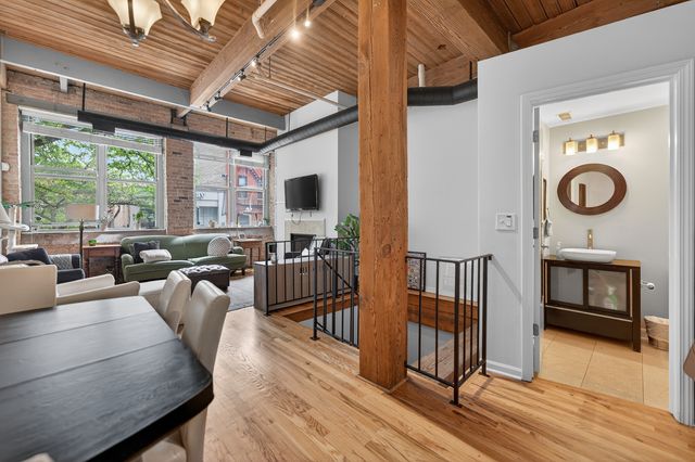 1701 N Damen Avenue 105, Chicago, IL 60647