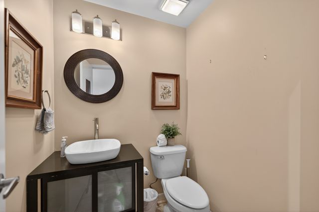 1701 N Damen Avenue 105, Chicago, IL 60647