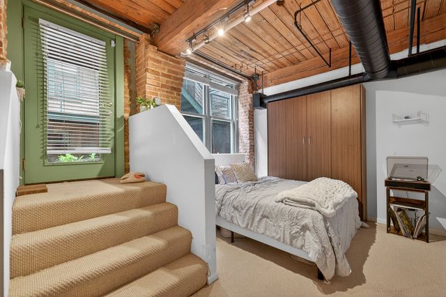 1701 N Damen Avenue 105, Chicago, IL 60647