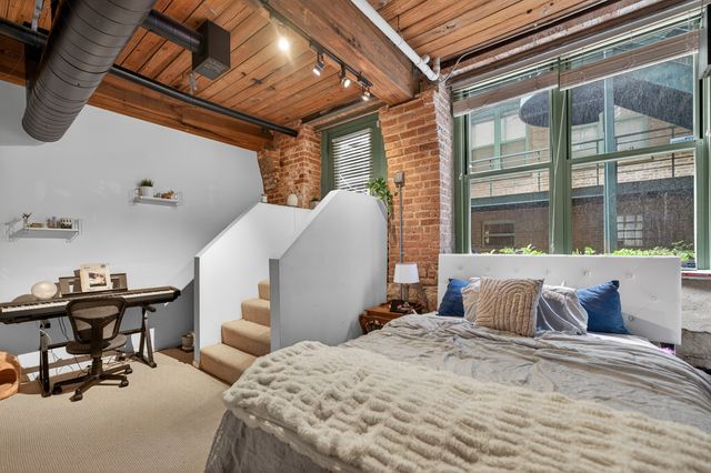 1701 N Damen Avenue 105, Chicago, IL 60647