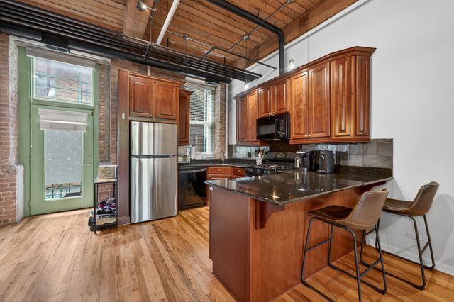 1701 N Damen Avenue 105, Chicago, IL 60647