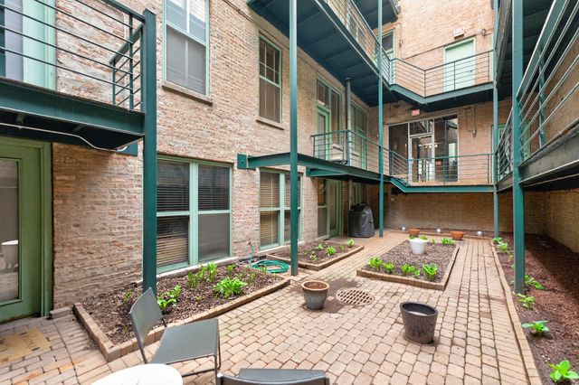 1701 N Damen Avenue 105, Chicago, IL 60647