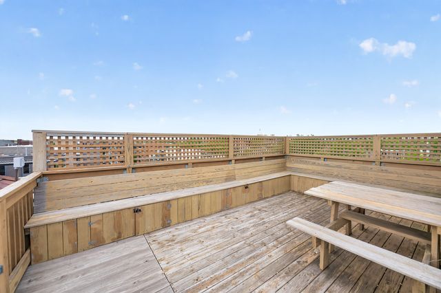 1701 N Damen Avenue 105, Chicago, IL 60647