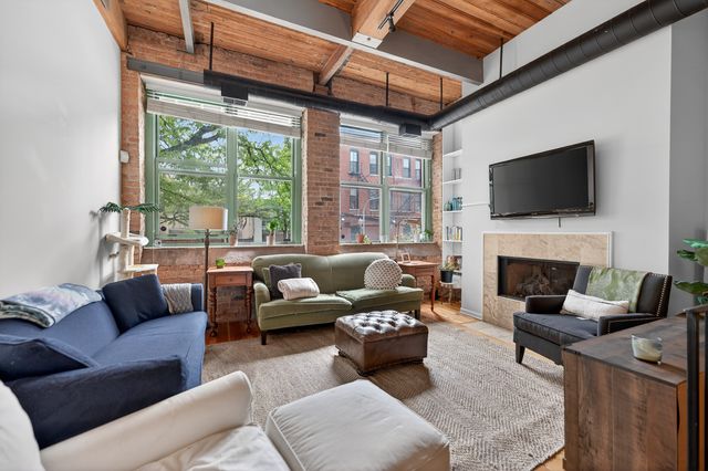 1701 N Damen Avenue 105, Chicago, IL 60647
