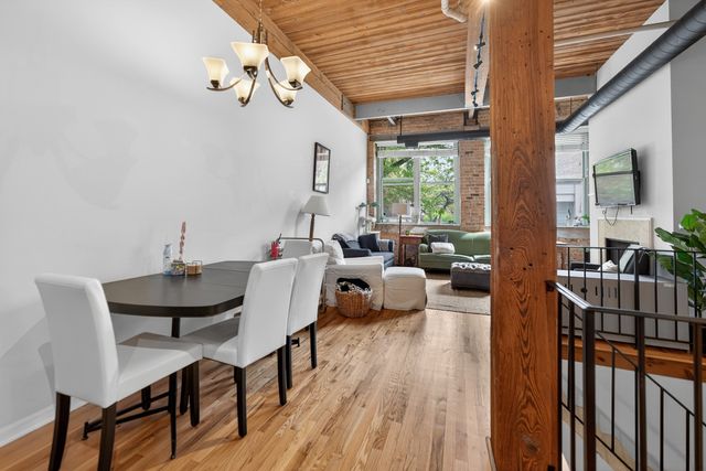 1701 N Damen Avenue 105, Chicago, IL 60647
